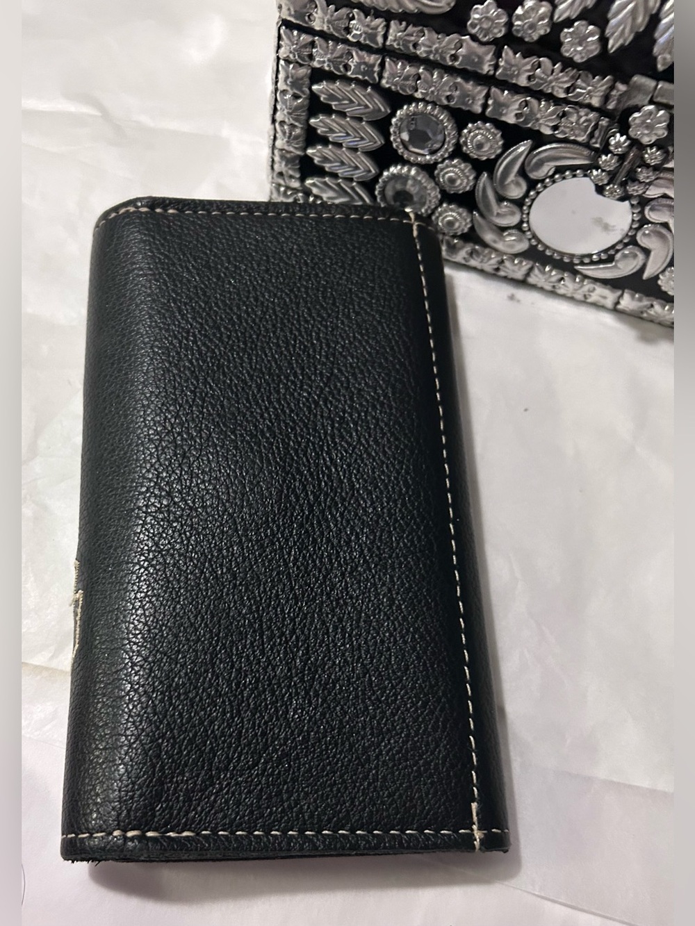 Harley-Davidson Black Leather Wallet with Cream Embroidery - Picture 5 of 11